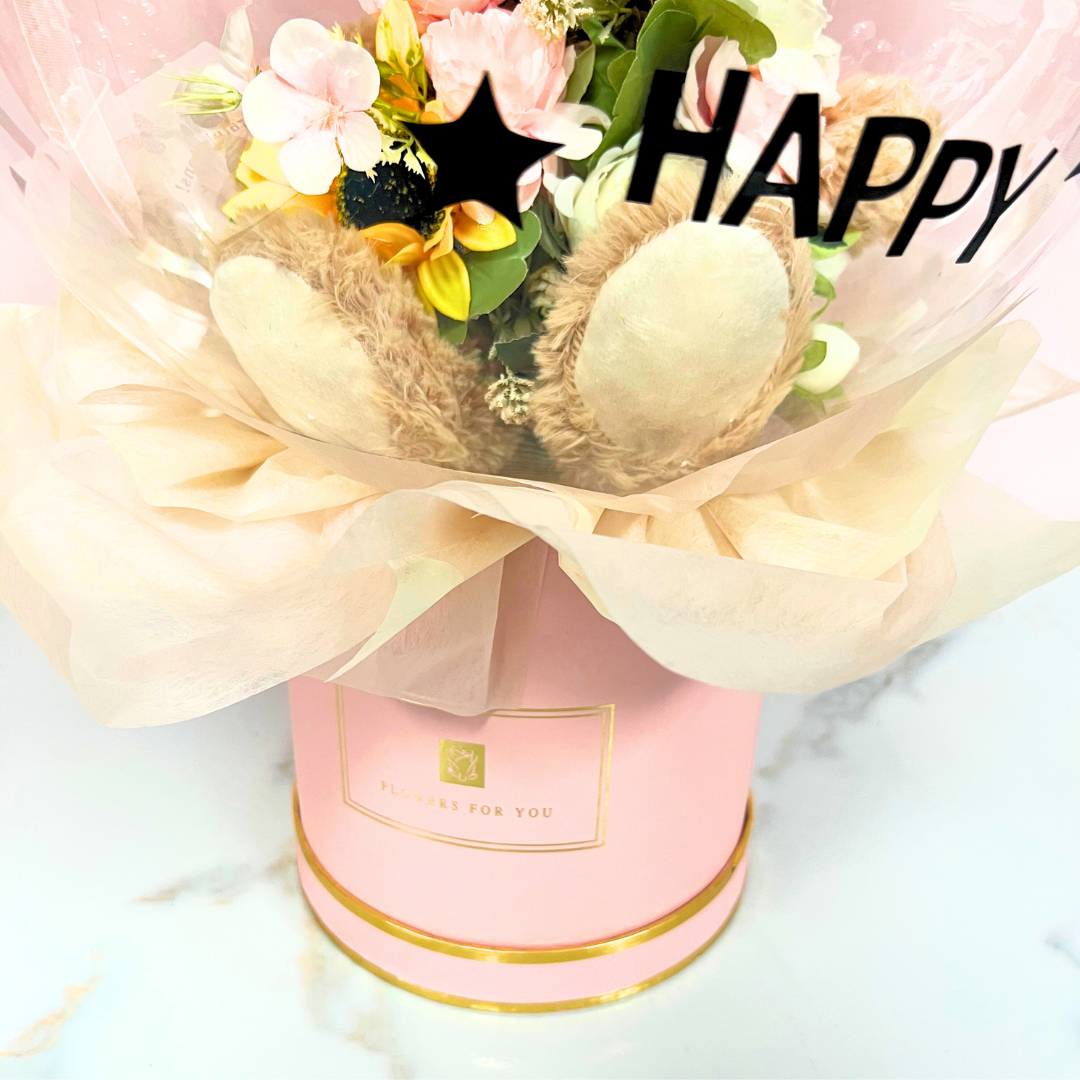 Teddy’s Hug of Pride – Graduation BOBO Balloon Bouquet Pink Close up